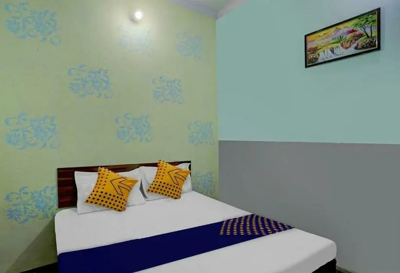 Classic Kolmen Hengen Huone, Spot On Hotel Royal Residency