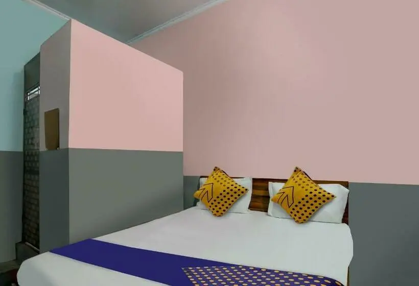 Classic Kolmen Hengen Huone, Spot On Hotel Royal Residency
