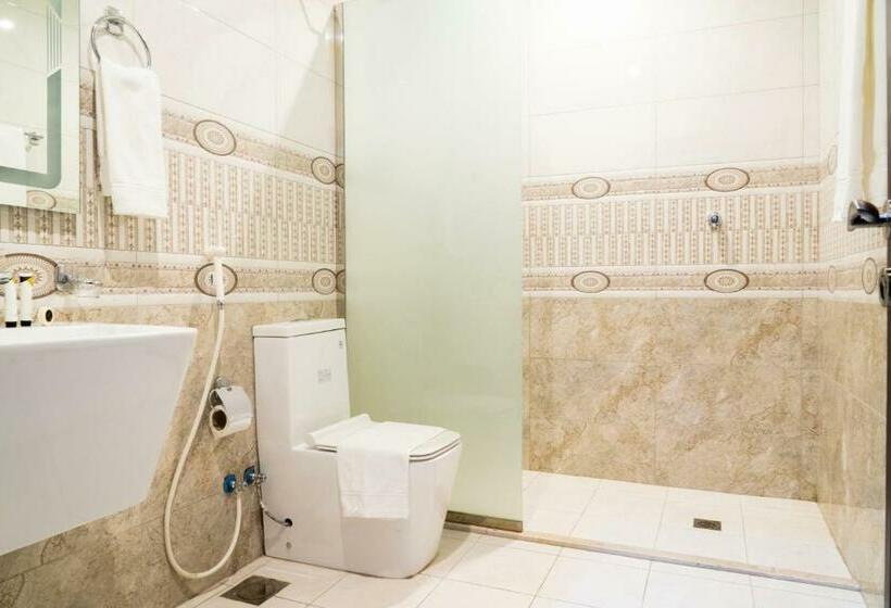 غرفة ديلوكس سرير كينج, فندق ركاز الماسي   Rekaz Diamond