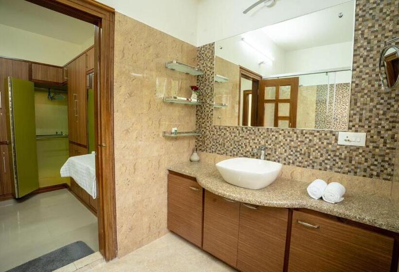 اتاق استاندارد با بالکن, East Land Bed & Breakfast