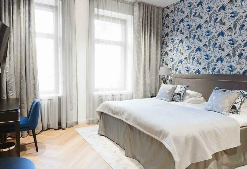 Habitació Superior, Bastian