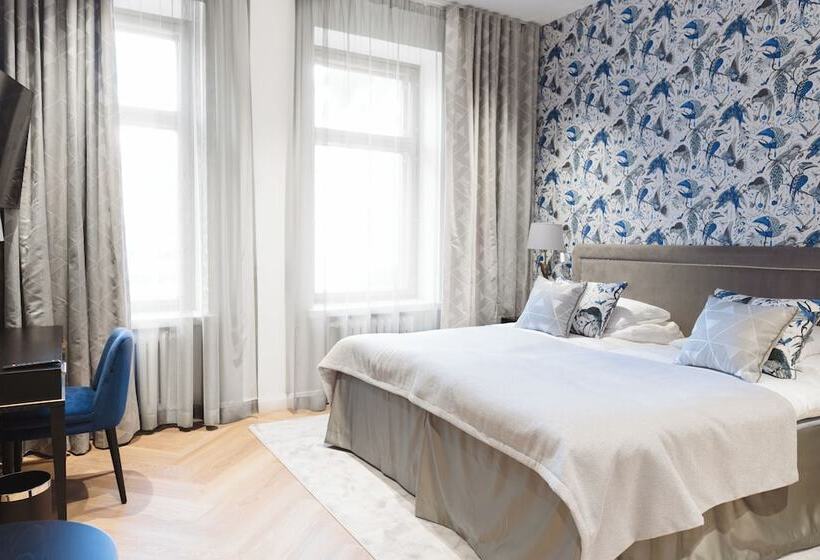 Habitació Superior, Bastian