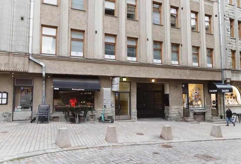 Habitació Superior, Bastian