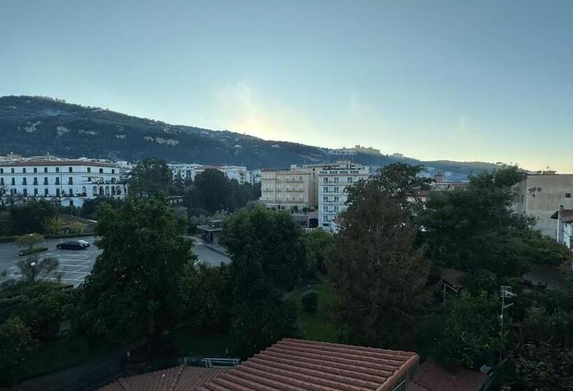 キングサイズベッドのスタンダードルーム, Patriziella 4 Rooms