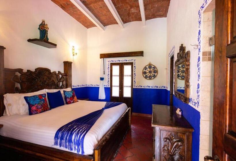 Полулюкс, Hacienda Maria Eugenio