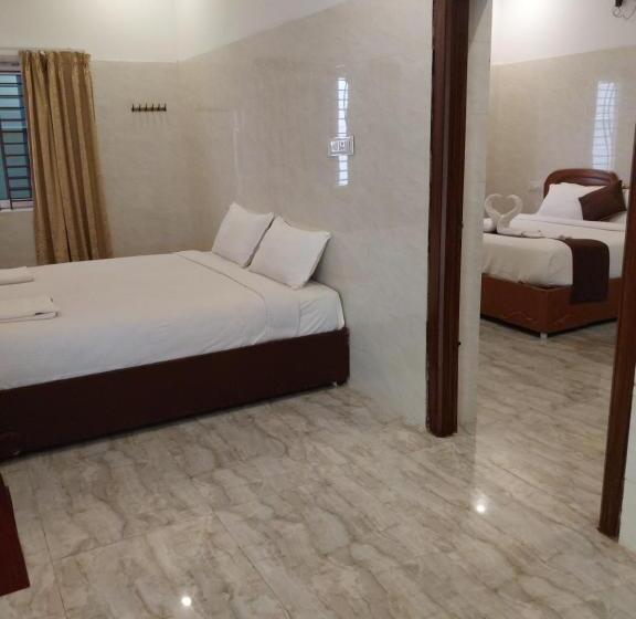 חדר משפחתי דלוקס, Sharma Jee Farmhouse