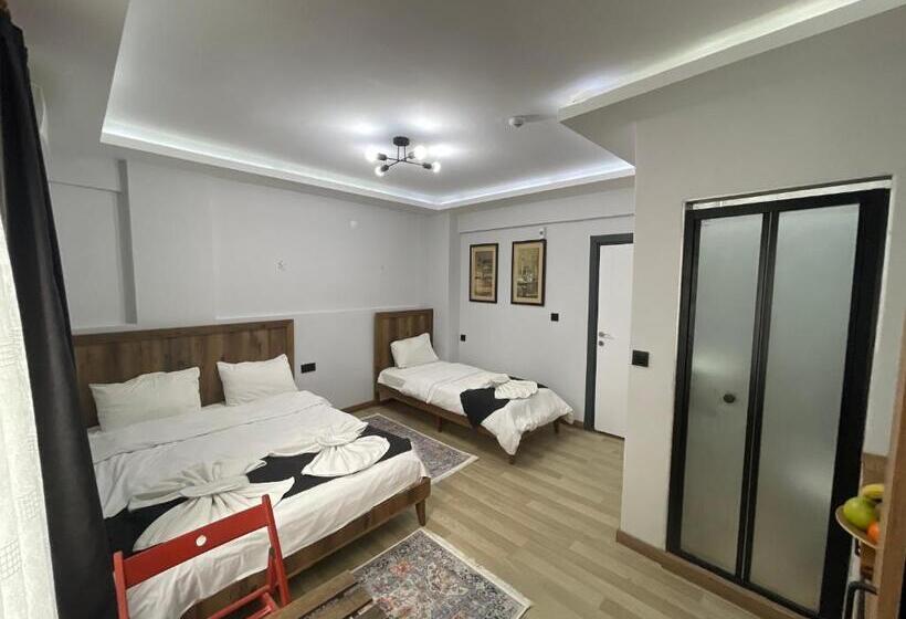 Economy Triple Room, Le Valeria Deluxe