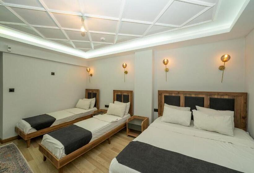 Economy Quadruple Room, Le Valeria Deluxe