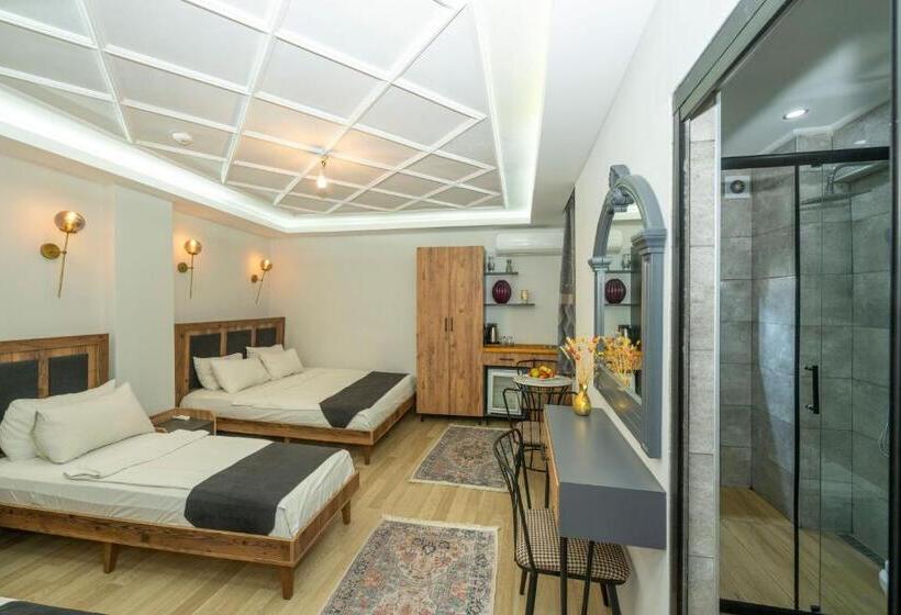 Economy Quadruple Room, Le Valeria Deluxe