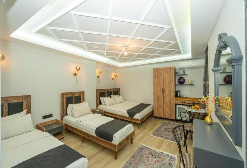 Economy Quadruple Room, Le Valeria Deluxe