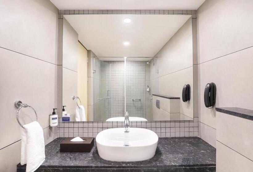 带大床的套房, Keys Lite By Lemon Tree Hotels Sreekanya