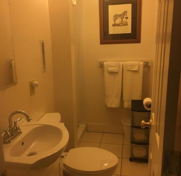 غرفة قياسية سرير ملكى, Bayberry House Bed And Breakfast