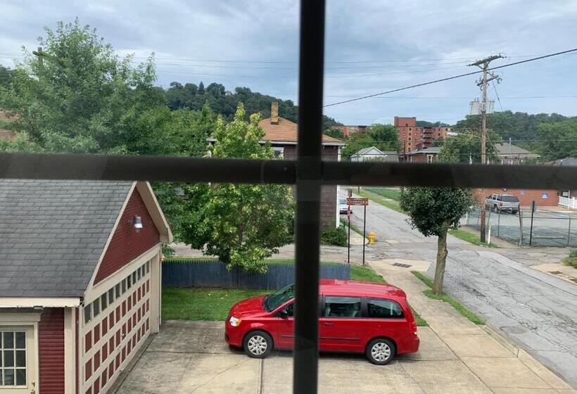 غرفة قياسية سرير ملكى, Bayberry House Bed And Breakfast