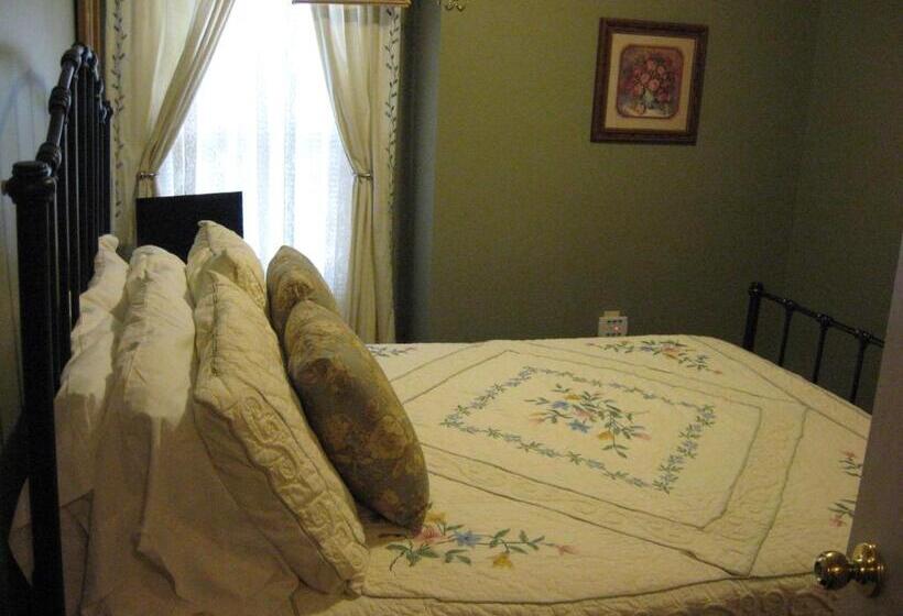 غرفة قياسية سرير ملكى, Bayberry House Bed And Breakfast