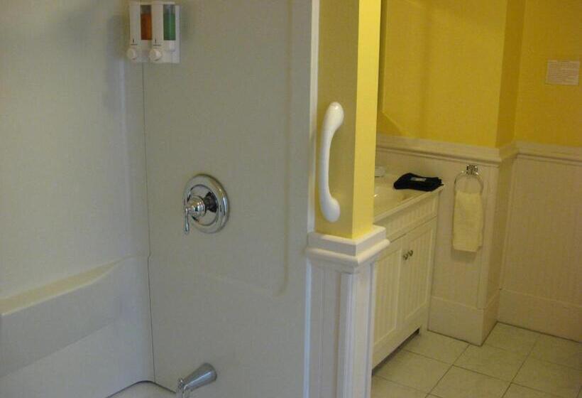 غرفة قياسية سرير ملكى, Bayberry House Bed And Breakfast