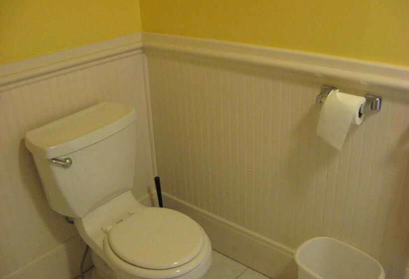 غرفة قياسية سرير ملكى, Bayberry House Bed And Breakfast