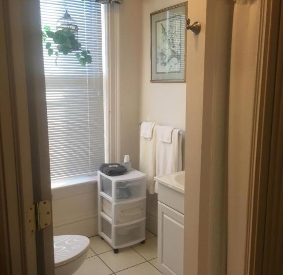 غرفة قياسية سرير كينج, Bayberry House Bed And Breakfast