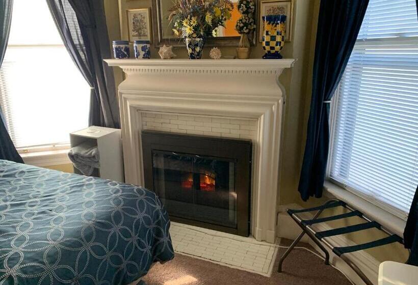 غرفة قياسية سرير كينج, Bayberry House Bed And Breakfast