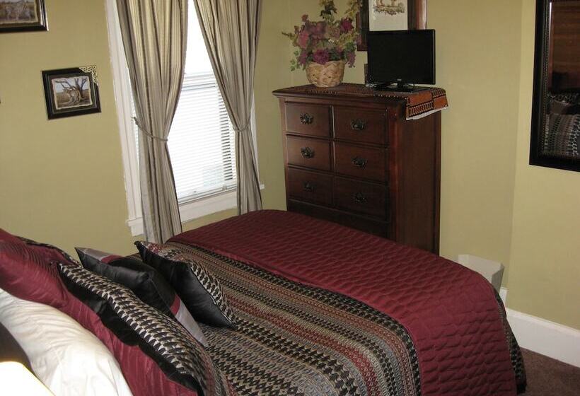 غرفة قياسية سرير ملكى, Bayberry House Bed And Breakfast