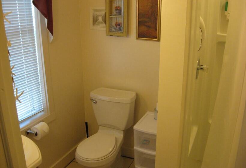 غرفة قياسية سرير كينج, Bayberry House Bed And Breakfast