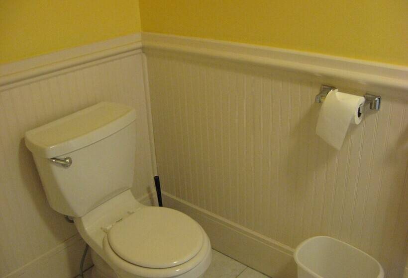 غرفة قياسية سرير ملكى, Bayberry House Bed And Breakfast