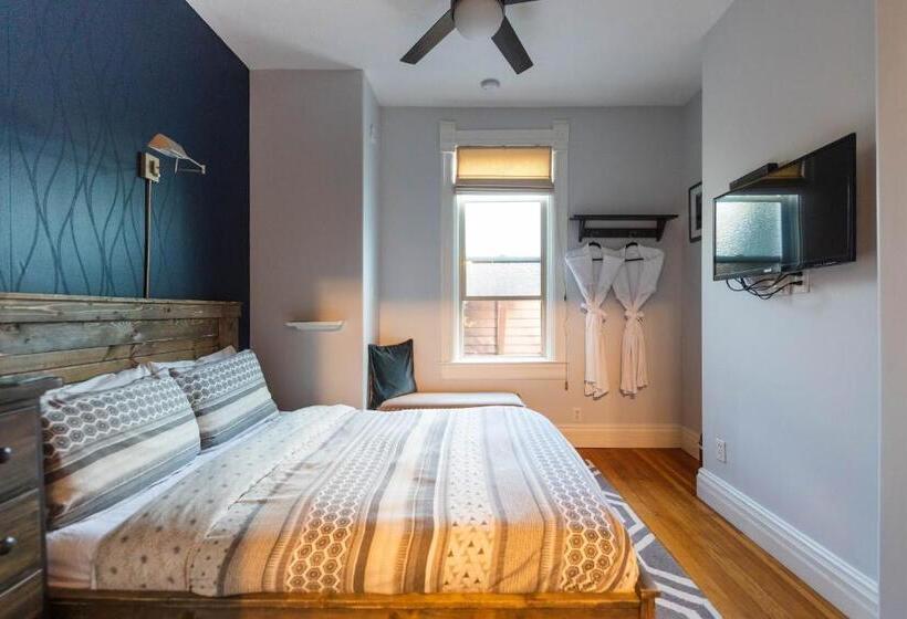 غرفة أساسية, Cloudside