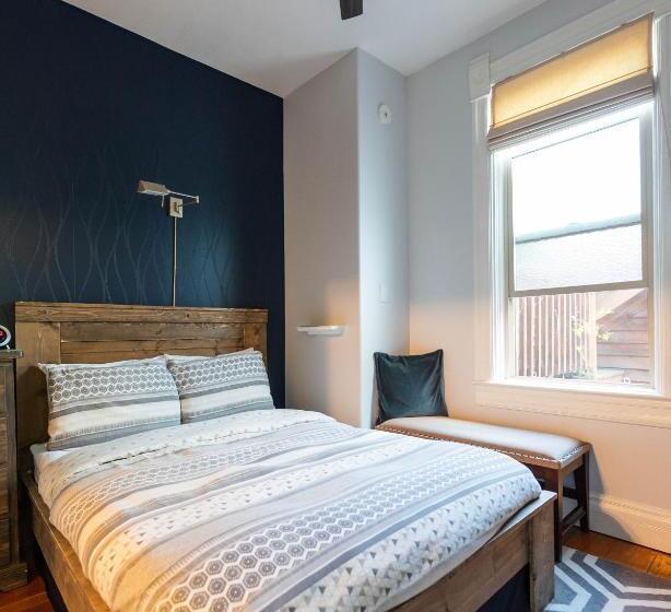 غرفة أساسية, Cloudside