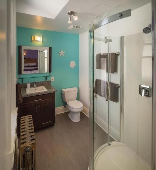 غرفة قياسية مطلّة علي الحديقة, Cloudside