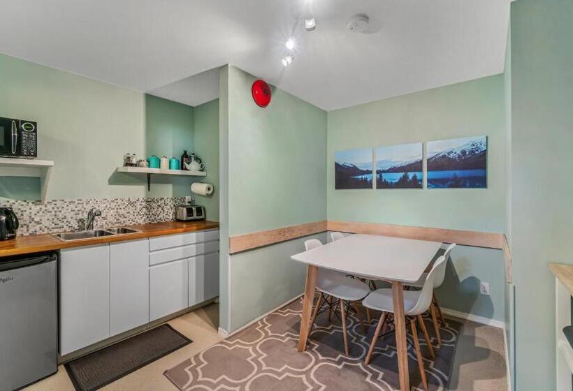 شقة غرفة واحدة, Cloudside