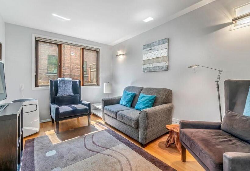 شقة غرفة واحدة, Cloudside