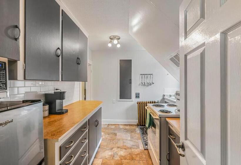 شقة غرفتين, Cloudside