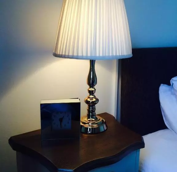 اتاق استاندارد, Serendipity House