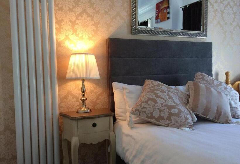 غرفة قياسية, Serendipity House