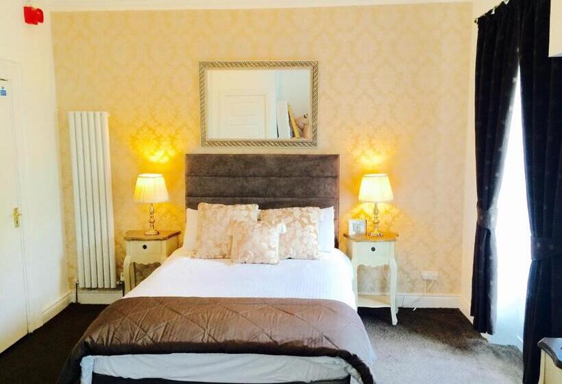 غرفة عائلية, Serendipity House