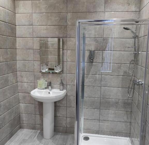 غرفة ديلوكس, Serendipity House