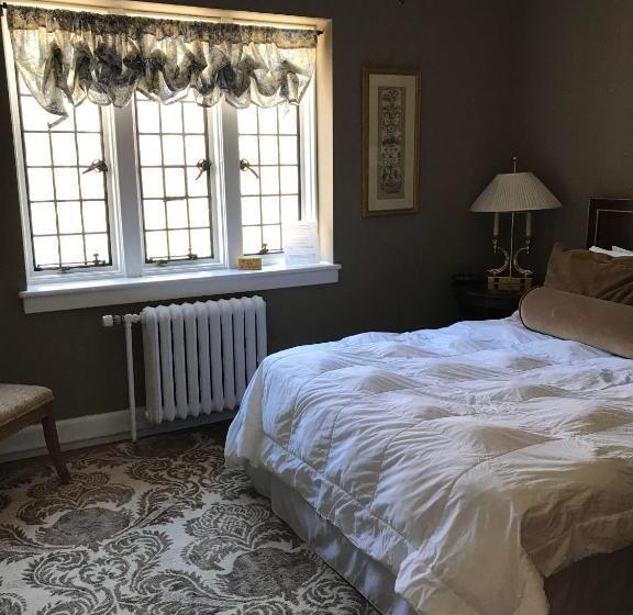 غرفة قياسية مطلّة علي الحديقة, The Castle At Skylands Manor