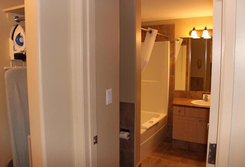 Студия Стандарт, Clearwater Hotel Ltd