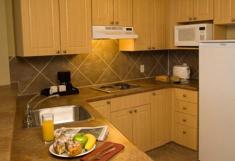 מיטת קינג בסוויטה, Clearwater Hotel Ltd