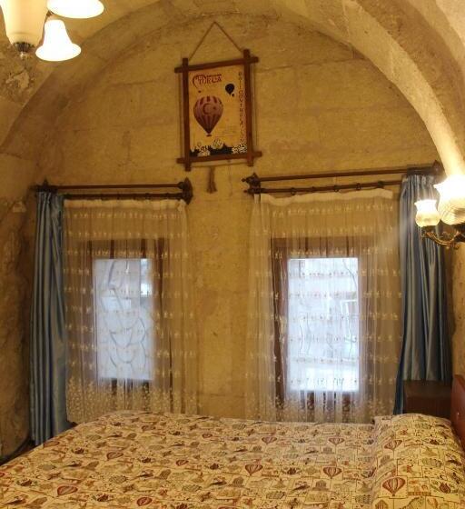 غرفة قياسية, Coco Cave