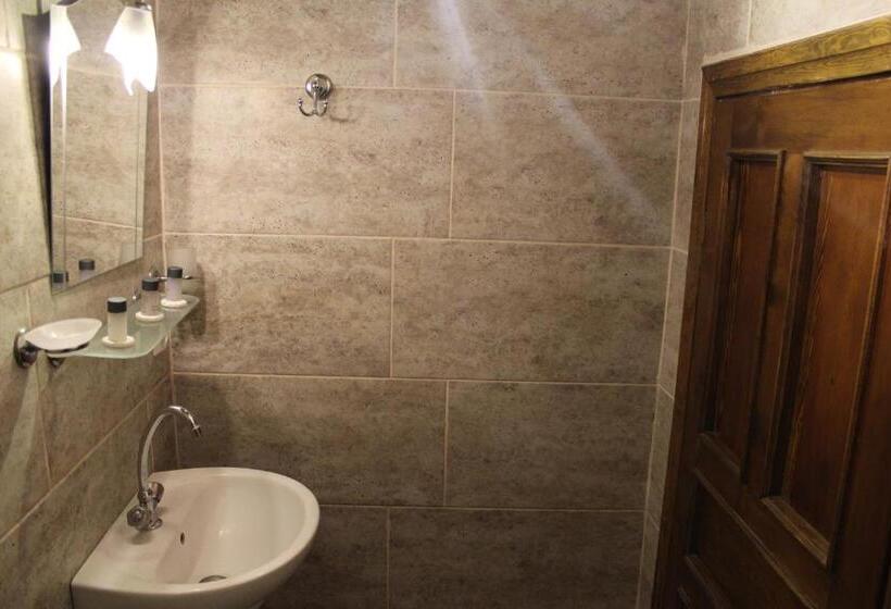 غرفة قياسية, Coco Cave