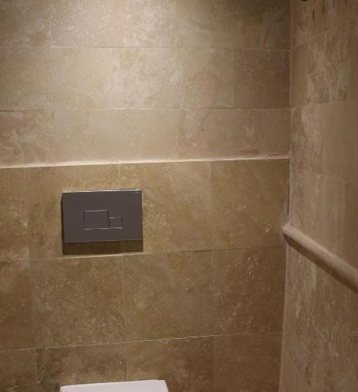 غرفة قياسية, Coco Cave