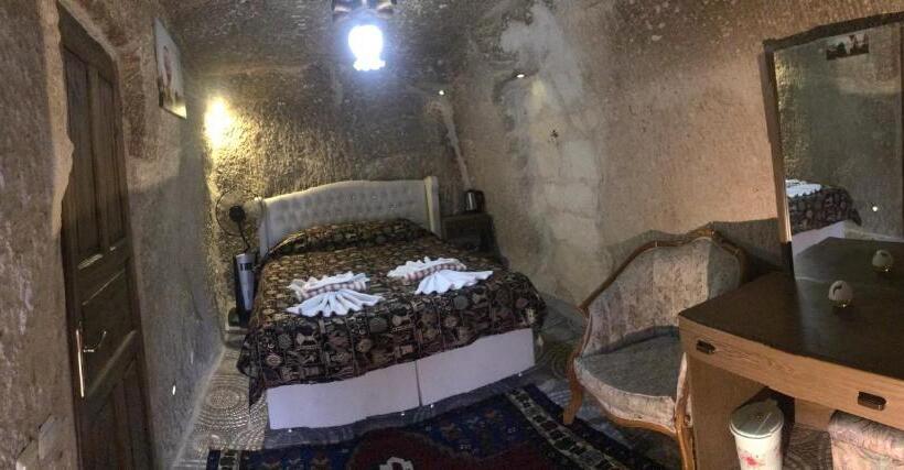 غرفة إقتصادية, Coco Cave