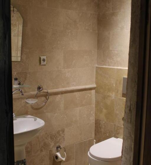 غرفة إقتصادية, Coco Cave