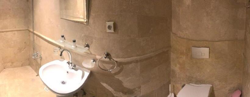 غرفة إقتصادية, Coco Cave