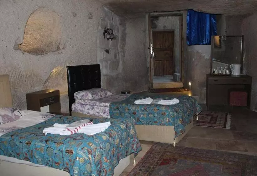 デラックスの4人部屋, Coco Cave