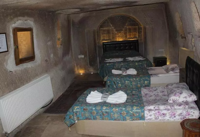 デラックスの4人部屋, Coco Cave