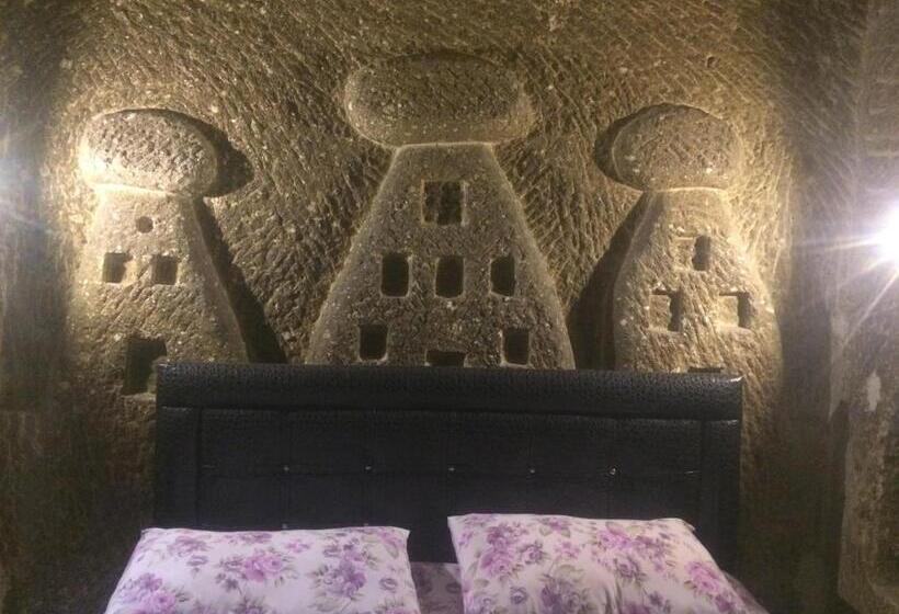 스위트 킹사이즈 침대, Coco Cave