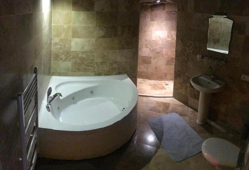 جناح سرير كينج, Coco Cave