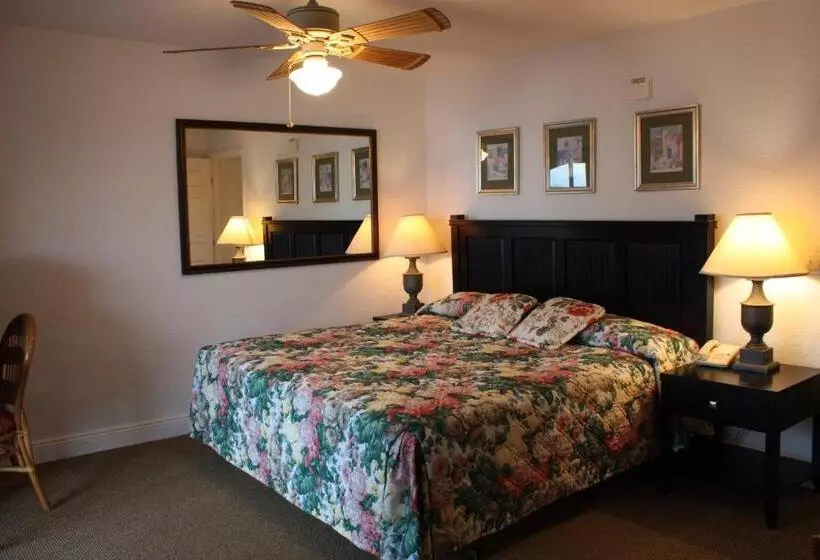 キングサイズベッドのスタンダードルーム, Lake Roy Beach Inn