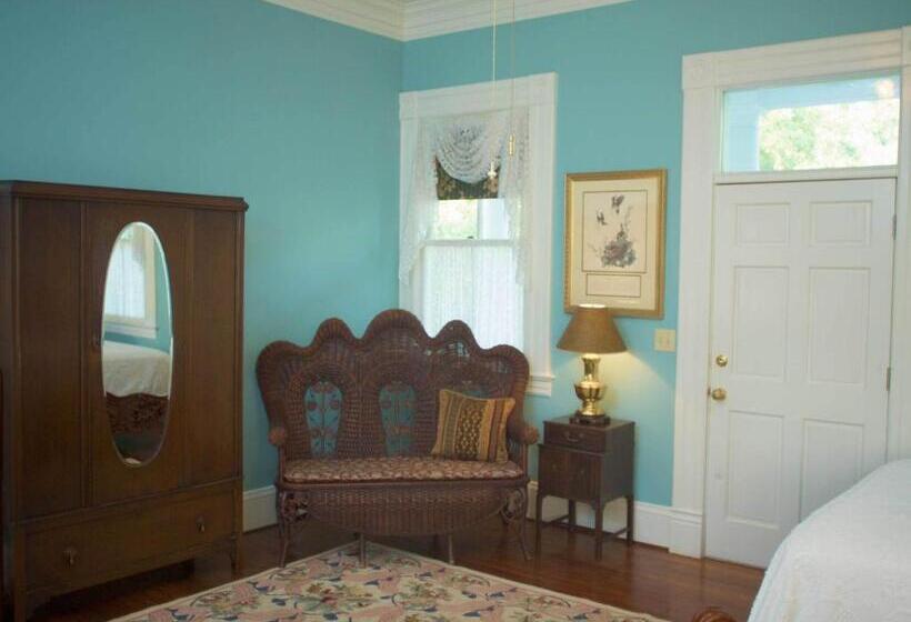 四人豪华间, Lookaway Inn